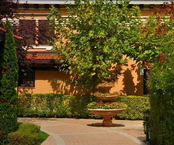 Апартаменты Private In Kavatsi *